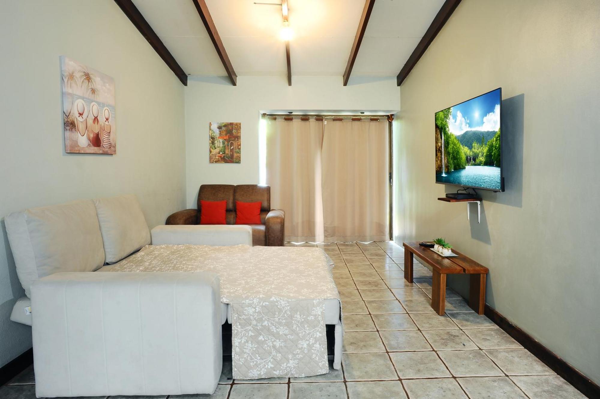 Private Fully Furnished Home At Wide Mouth Frog Hostel Quepos Dış mekan fotoğraf
