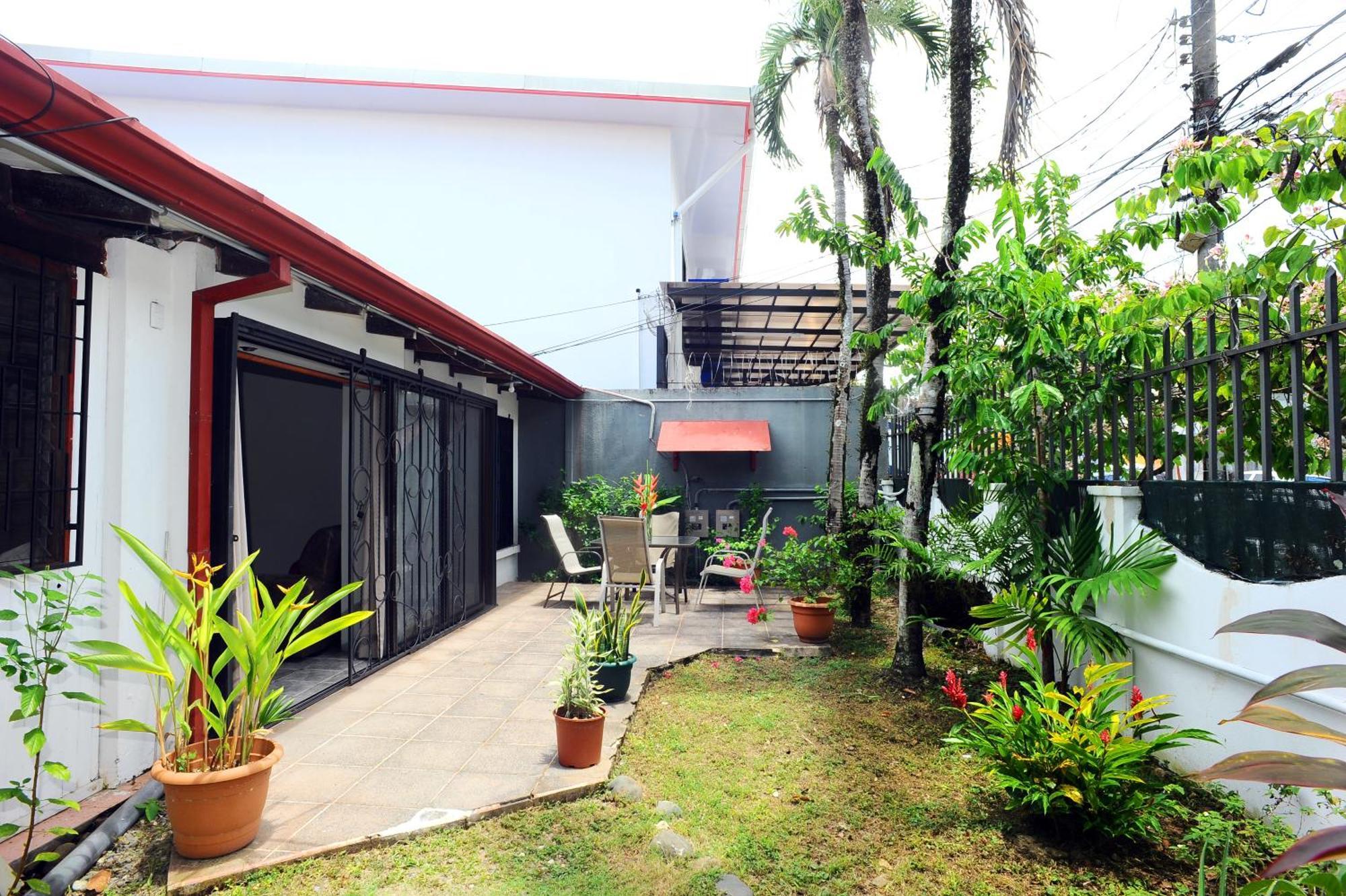Private Fully Furnished Home At Wide Mouth Frog Hostel Quepos Dış mekan fotoğraf